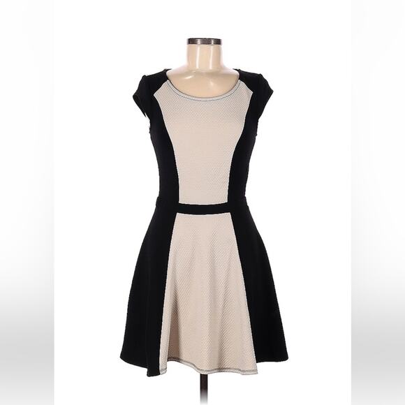 Sequin Hearts black and cream color block fit and flare dress, size 9 - Picture 1 of 9